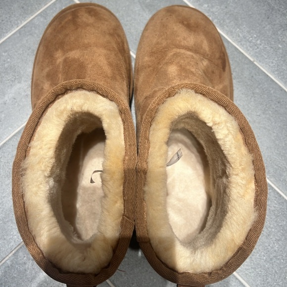 Ugg Mini Chestnut size 10 - Picture 5 of 7